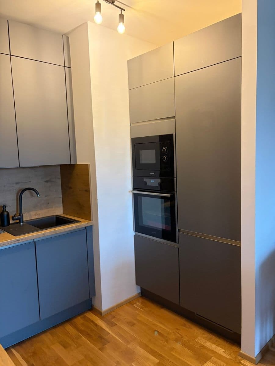Prenájom bytu 2-izbový 56 m², Mezi vodami, Praha, Praha Prenájom bytu 2-izbový 56 m², Mezi vodami, Praha, Praha
