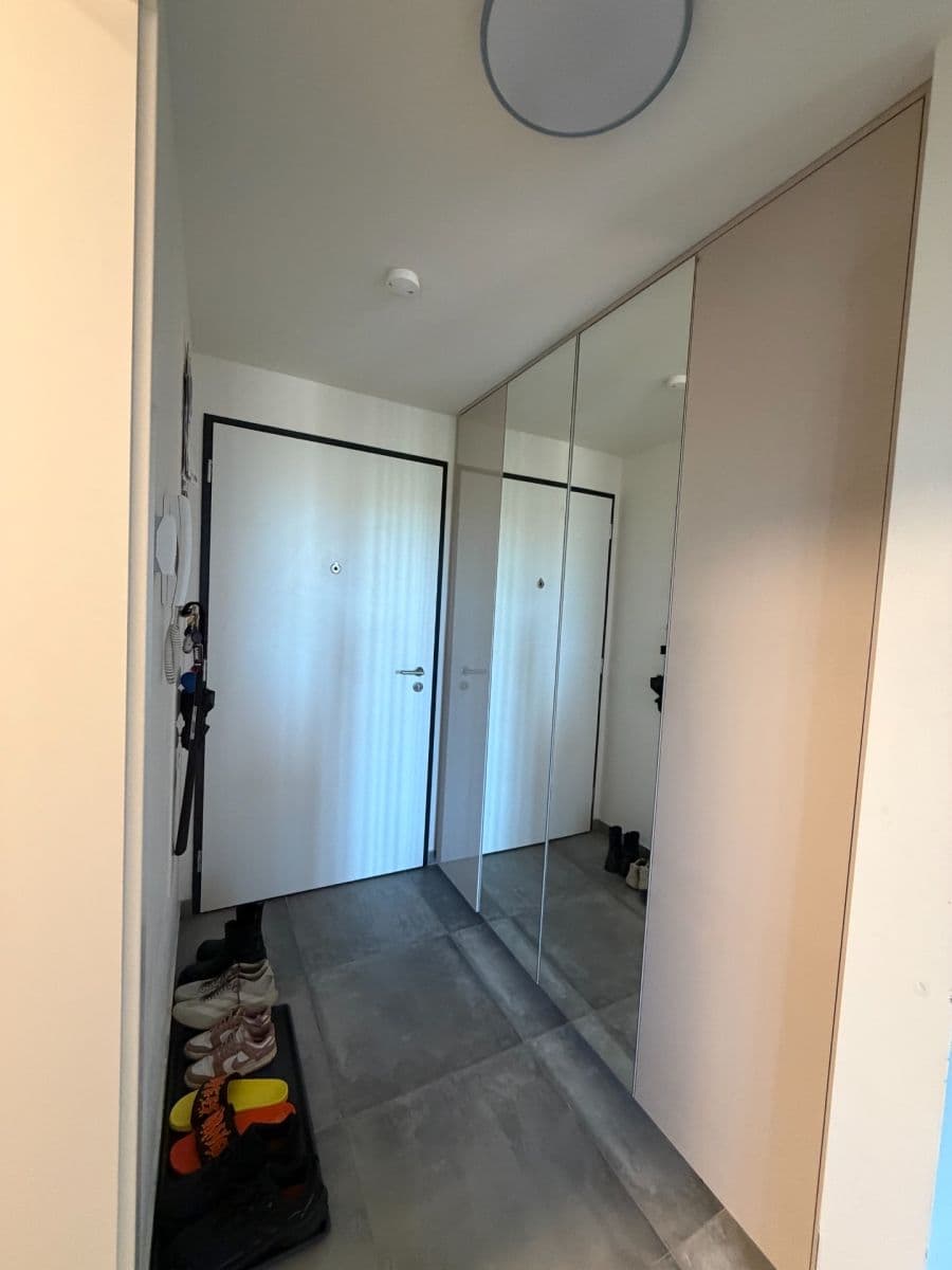Prenájom bytu 2-izbový 56 m², Mezi vodami, Praha, Praha Prenájom bytu 2-izbový 56 m², Mezi vodami, Praha, Praha