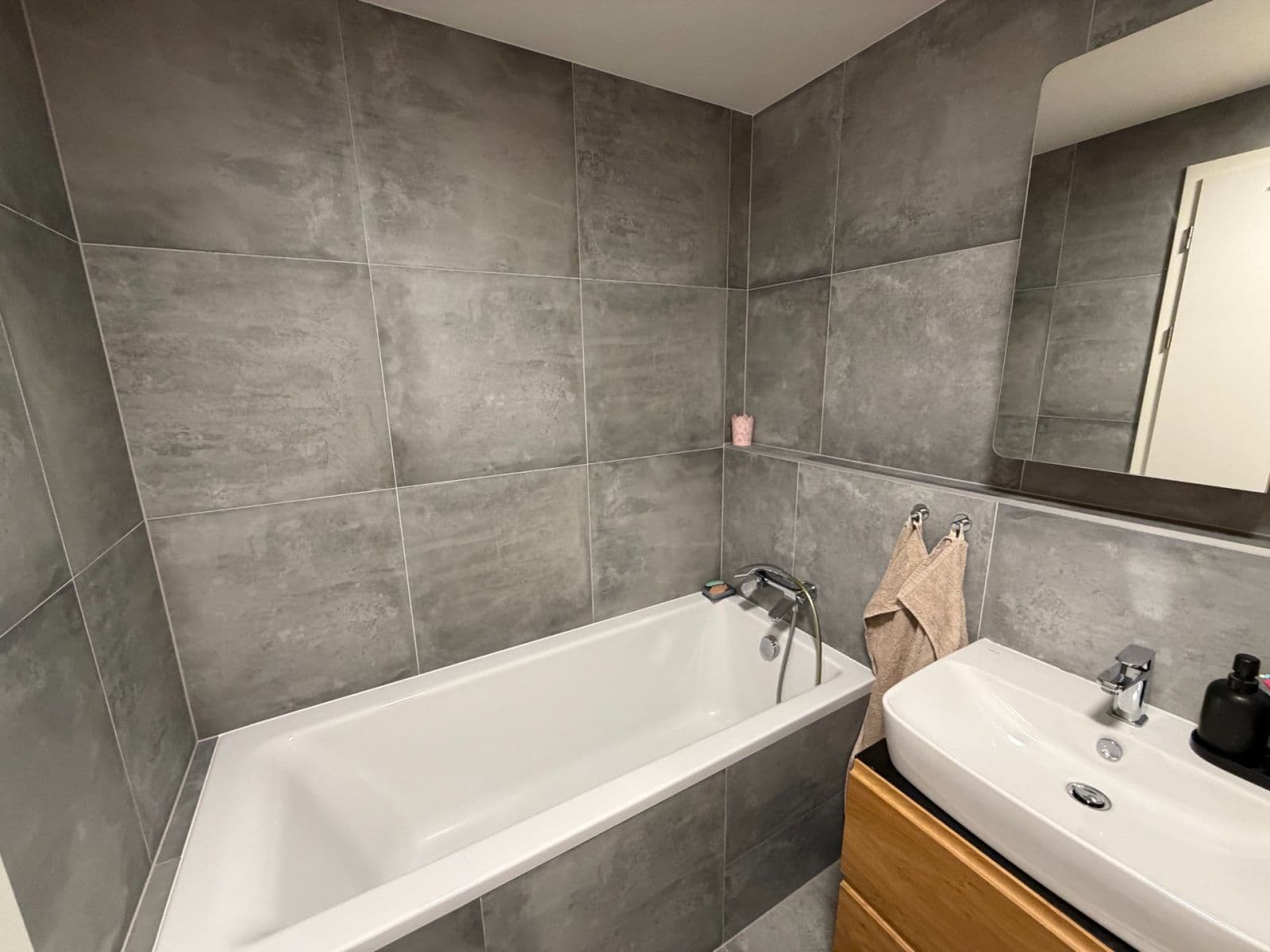 Prenájom bytu 2-izbový 56 m², Mezi vodami, Praha, Praha Prenájom bytu 2-izbový 56 m², Mezi vodami, Praha, Praha