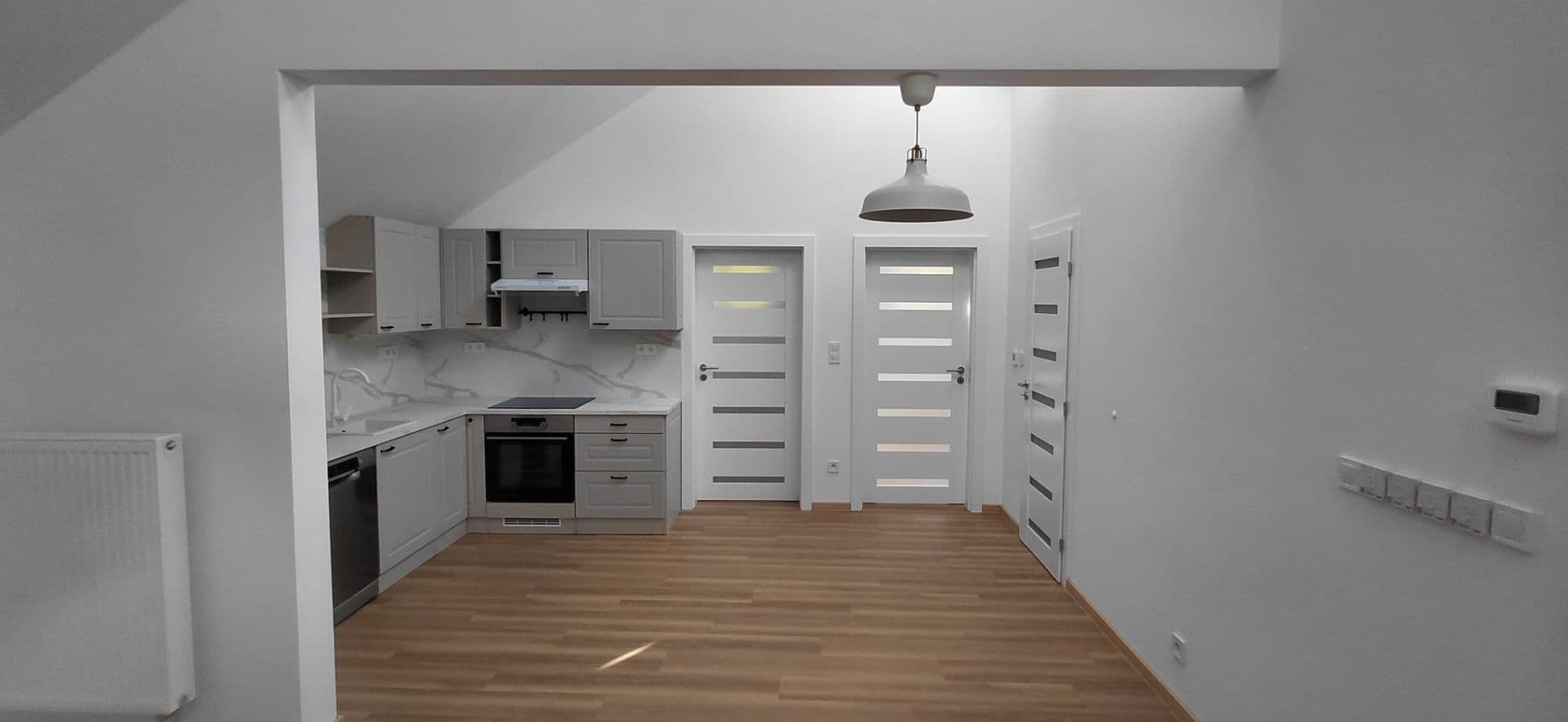 Prenájom bytu 4-izbový 155 m², Jednostranná, Praha, Praha Prenájom bytu 4-izbový 155 m², Jednostranná, Praha, Praha