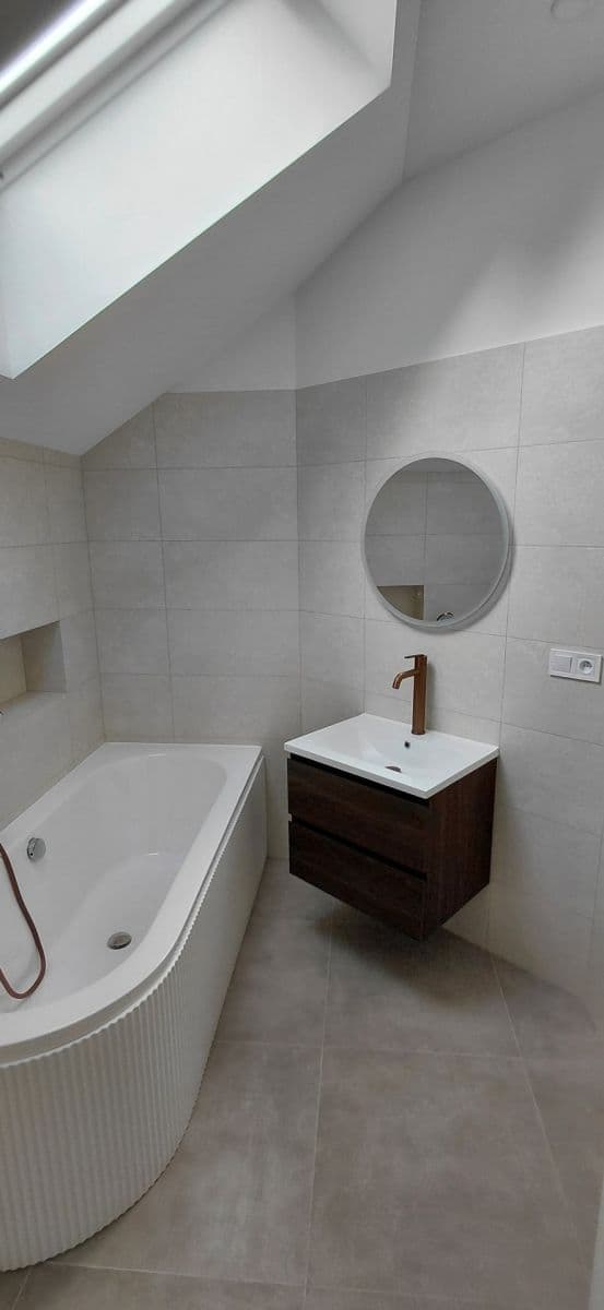 Prenájom bytu 4-izbový 155 m², Jednostranná, Praha, Praha Prenájom bytu 4-izbový 155 m², Jednostranná, Praha, Praha