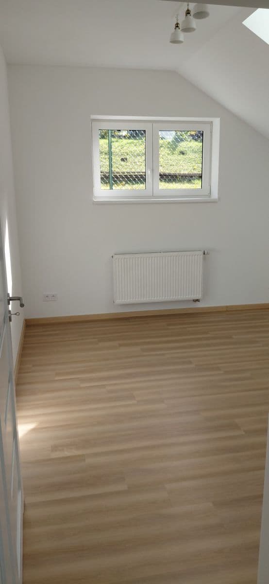 Prenájom bytu 4-izbový 155 m², Jednostranná, Praha, Praha Prenájom bytu 4-izbový 155 m², Jednostranná, Praha, Praha