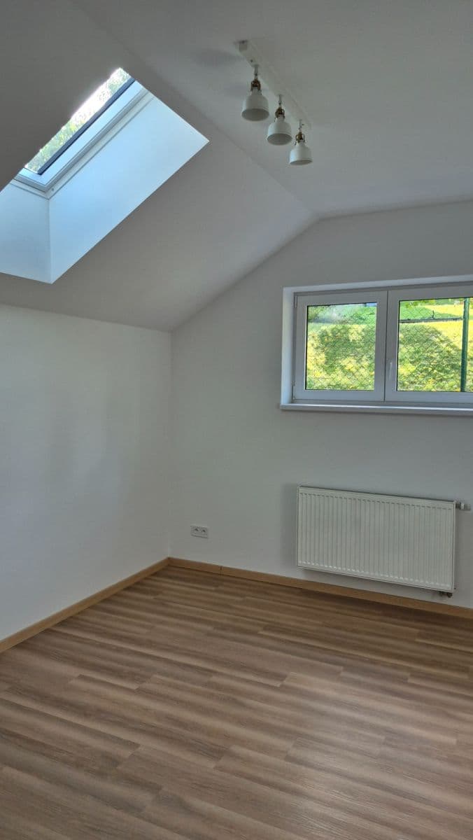 Prenájom bytu 4-izbový 155 m², Jednostranná, Praha, Praha Prenájom bytu 4-izbový 155 m², Jednostranná, Praha, Praha