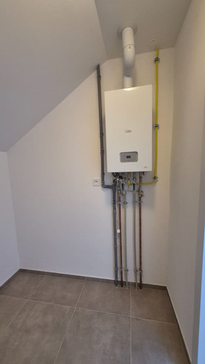 Prenájom bytu 4-izbový 155 m², Jednostranná, Praha, Praha Prenájom bytu 4-izbový 155 m², Jednostranná, Praha, Praha