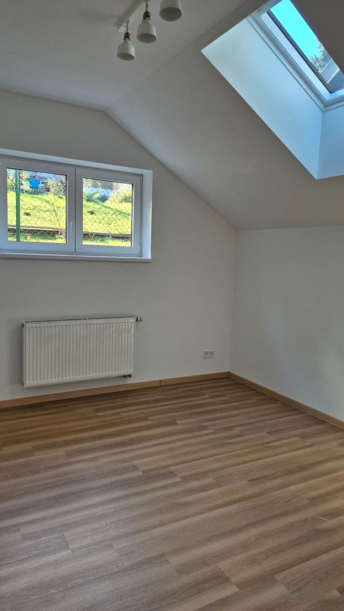 Prenájom bytu 4-izbový 155 m², Jednostranná, Praha, Praha Prenájom bytu 4-izbový 155 m², Jednostranná, Praha, Praha