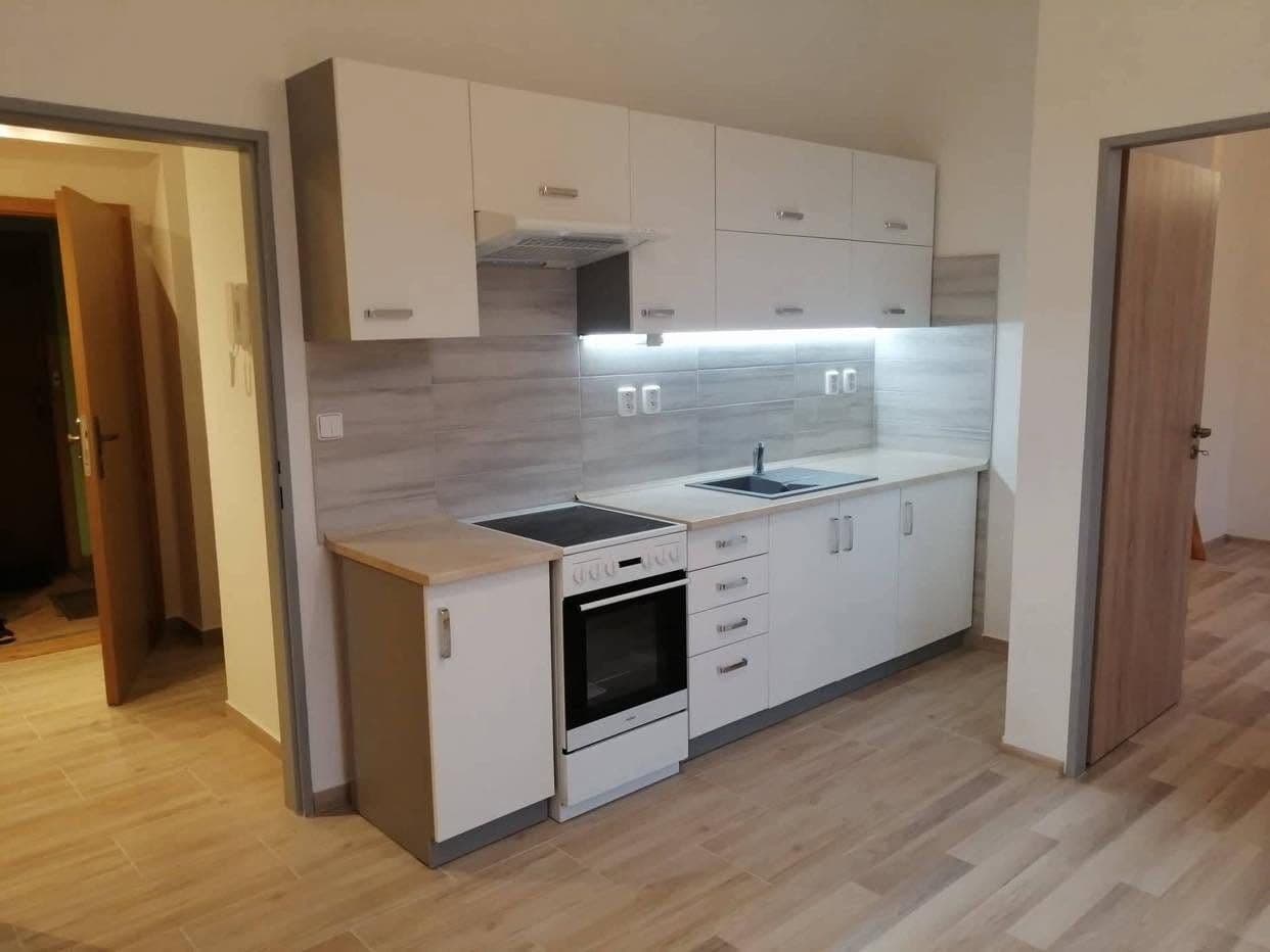 Prenájom bytu 2-izbový 38 m², Buzulucká, Komárov, Středočeský kraj Prenájom bytu 2-izbový 38 m², Buzulucká, Komárov, Středočeský kraj