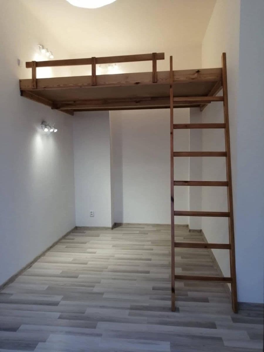 Prenájom bytu 2-izbový 38 m², Buzulucká, Komárov, Středočeský kraj Prenájom bytu 2-izbový 38 m², Buzulucká, Komárov, Středočeský kraj