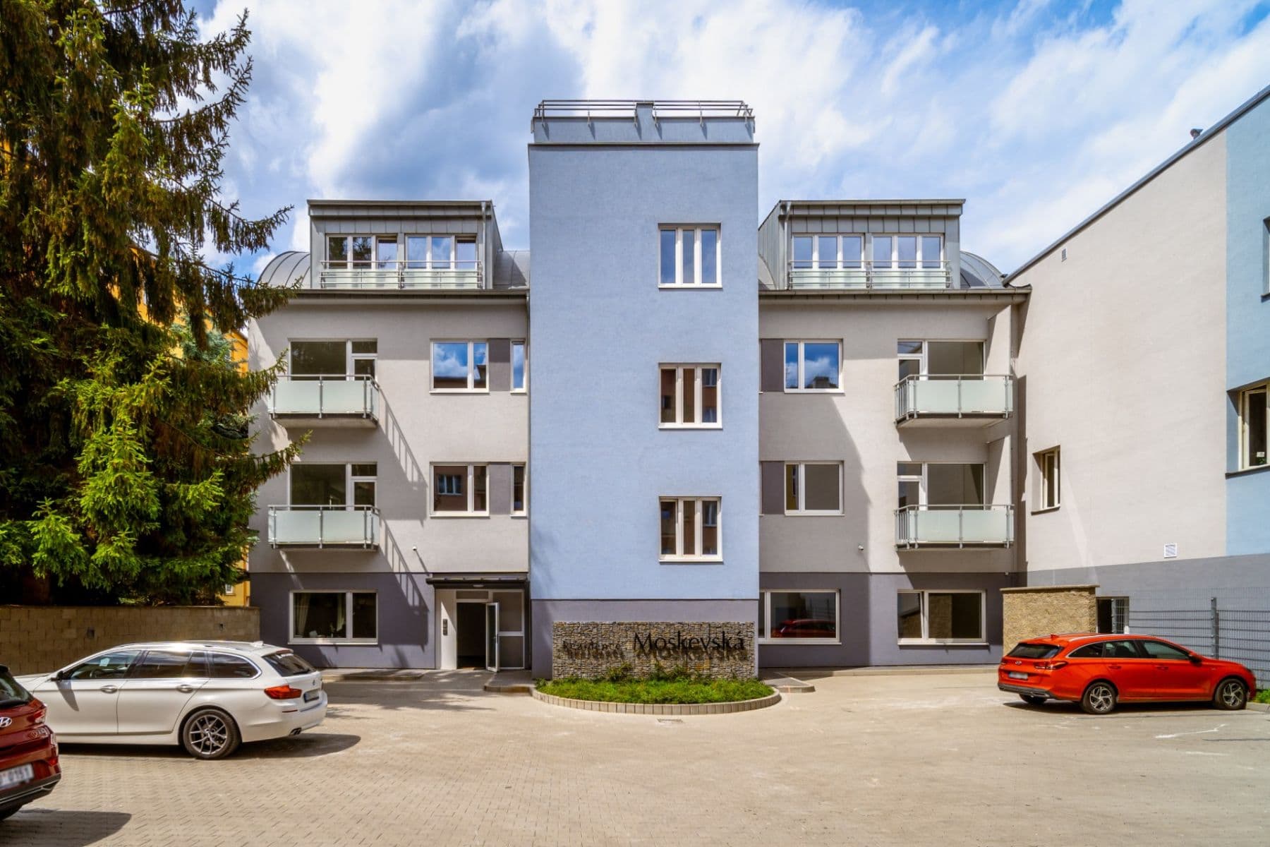 Predaj garáže 12 m², Karlovy Vary, Karlovarský kraj Predaj garáže 12 m², Karlovy Vary, Karlovarský kraj