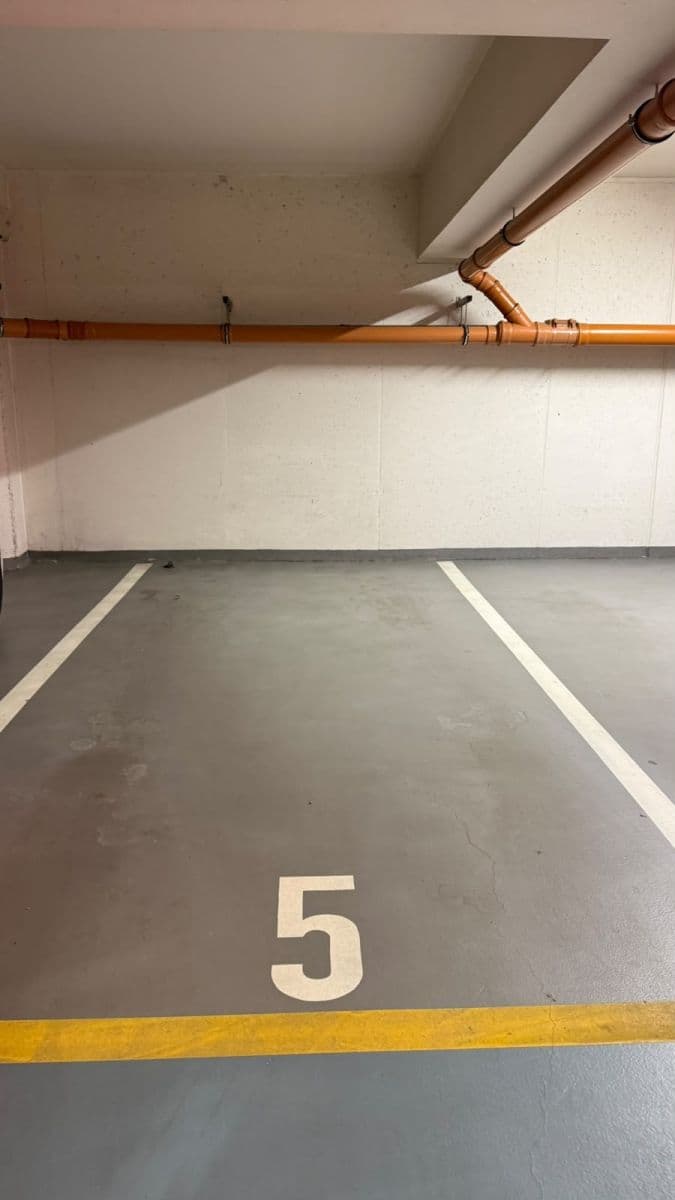 Prenájom bytu 3-izbový 75 m², Lovčenská, Praha, Praha Prenájom bytu 3-izbový 75 m², Lovčenská, Praha, Praha
