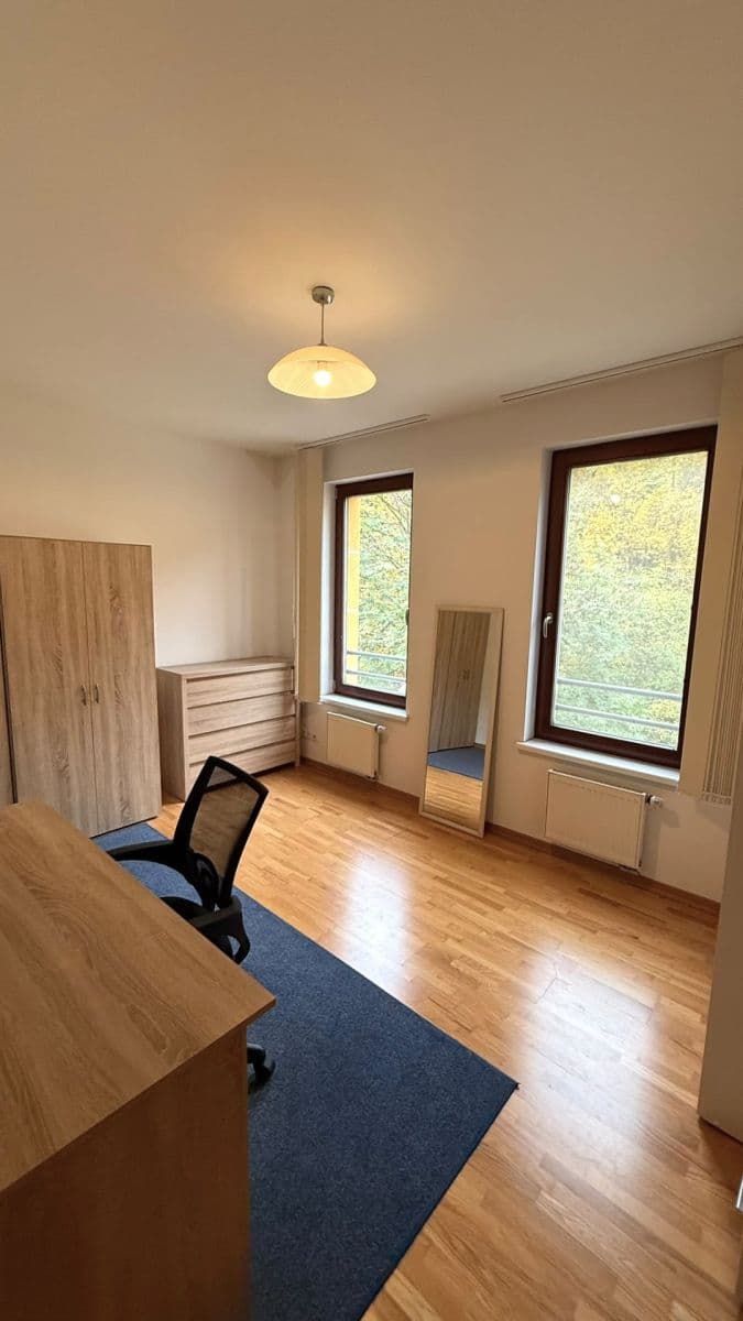 Prenájom bytu 3-izbový 75 m², Lovčenská, Praha, Praha Prenájom bytu 3-izbový 75 m², Lovčenská, Praha, Praha