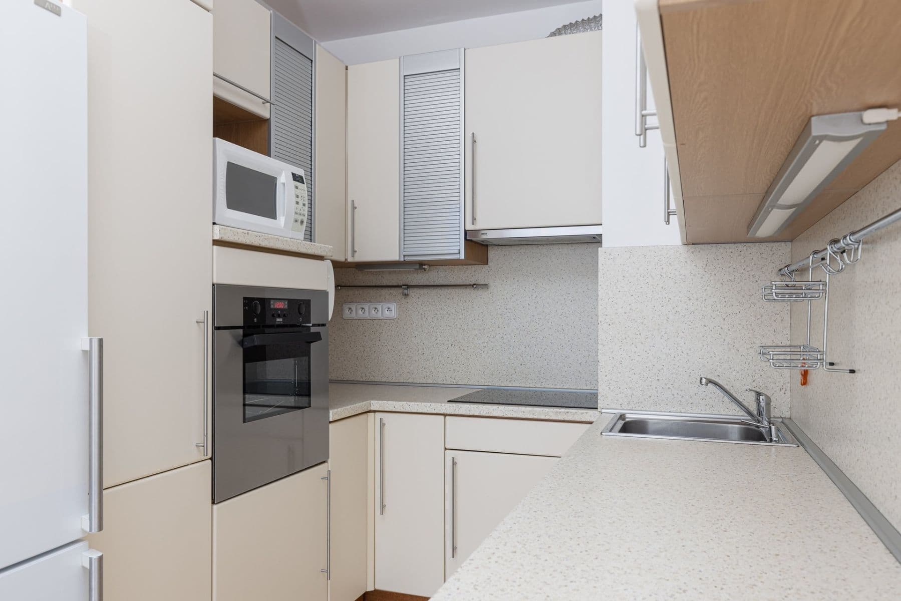 Prenájom bytu 2-izbový 53 m², Velenovského, Praha, Praha Prenájom bytu 2-izbový 53 m², Velenovského, Praha, Praha