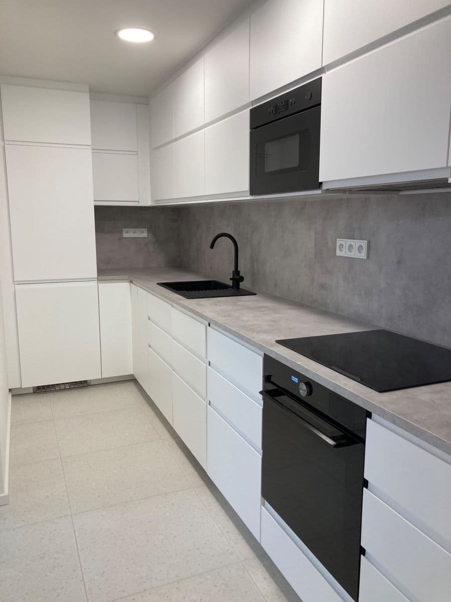 Prenájom bytu 3-izbový 64 m², Merhautova, Brno, Jihomoravský kraj Prenájom bytu 3-izbový 64 m², Merhautova, Brno, Jihomoravský kraj