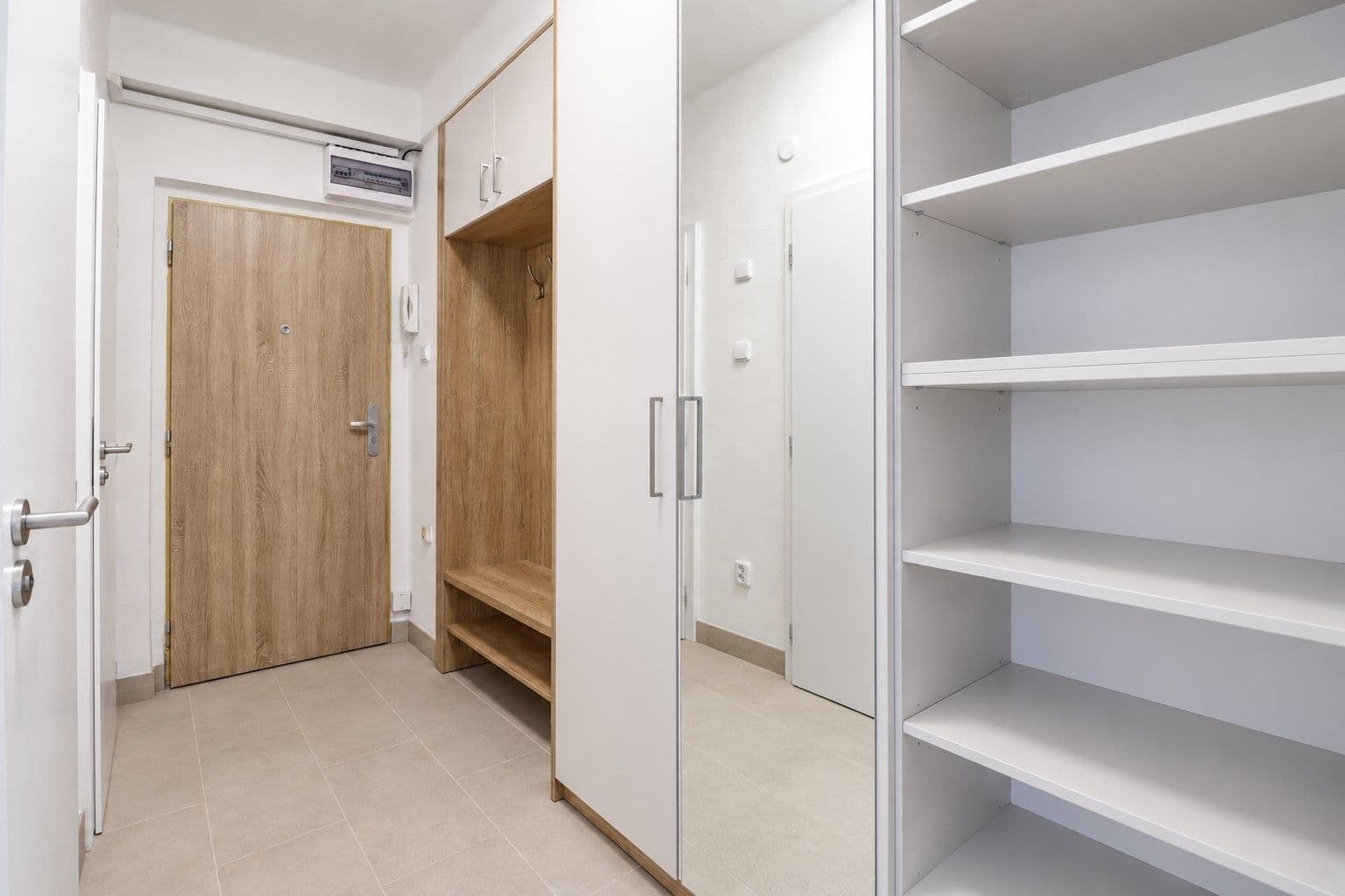 Prenájom bytu 2-izbový 49 m², Blatenská, Plzeň, Plzeňský kraj Prenájom bytu 2-izbový 49 m², Blatenská, Plzeň, Plzeňský kraj