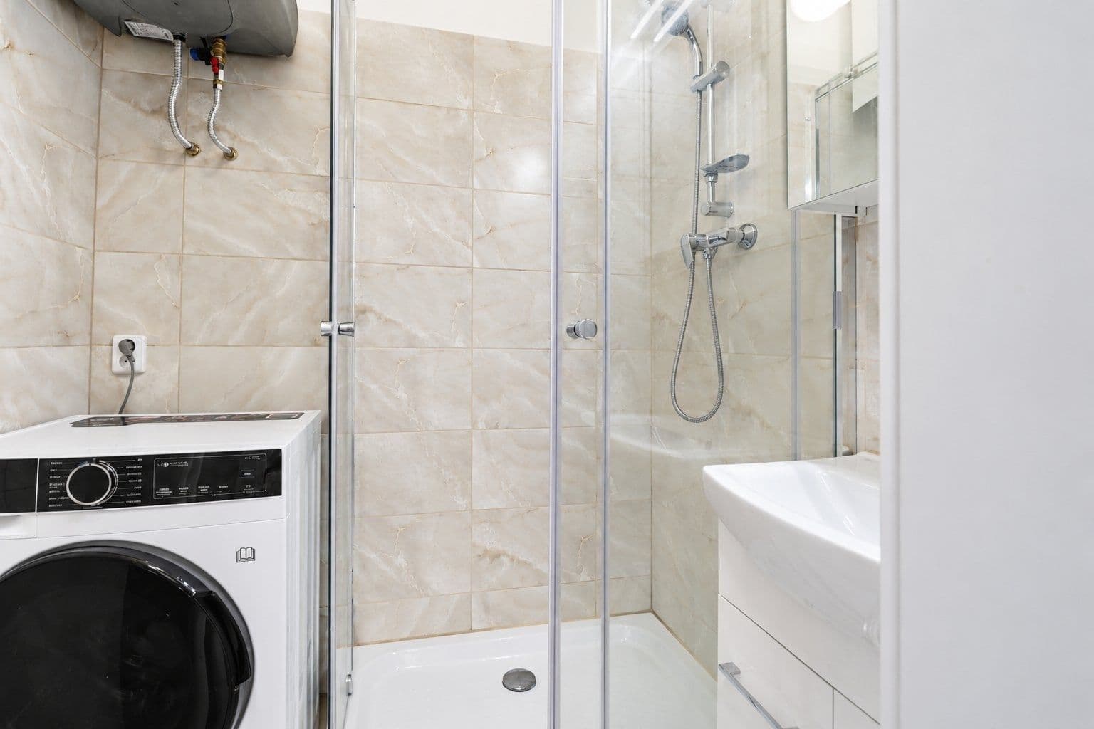 Prenájom bytu 2-izbový 49 m², Blatenská, Plzeň, Plzeňský kraj Prenájom bytu 2-izbový 49 m², Blatenská, Plzeň, Plzeňský kraj