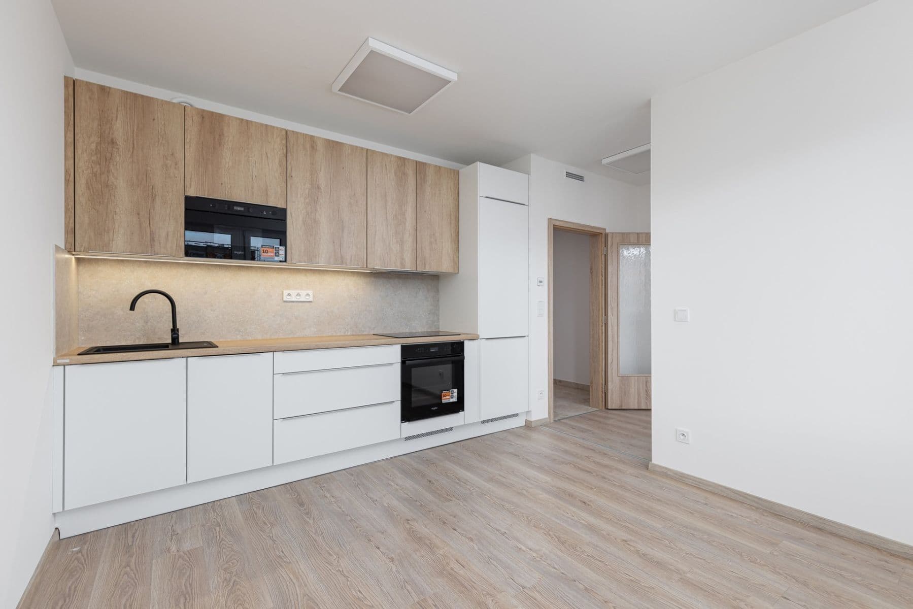 Prenájom bytu 1-izbový 30 m², Arnošta Staňka, Praha, Praha Prenájom bytu 1-izbový 30 m², Arnošta Staňka, Praha, Praha