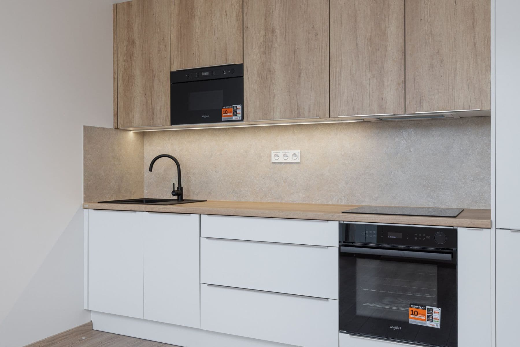 Prenájom bytu 1-izbový 30 m², Arnošta Staňka, Praha, Praha Prenájom bytu 1-izbový 30 m², Arnošta Staňka, Praha, Praha