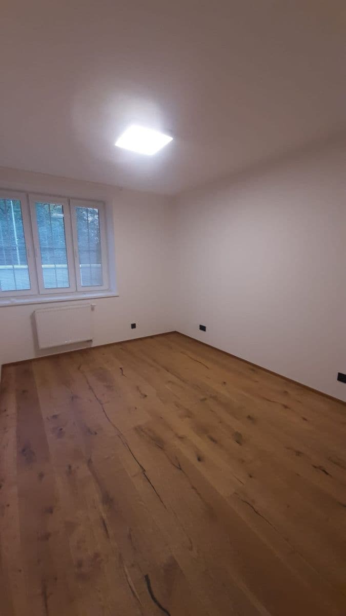 Prenájom bytu 3-izbový 78 m², Sulická, Praha, Praha Prenájom bytu 3-izbový 78 m², Sulická, Praha, Praha