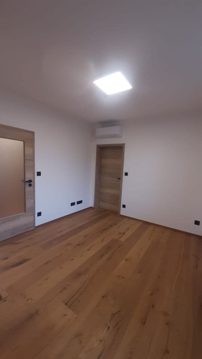 Prenájom bytu 3-izbový 78 m², Sulická, Praha, Praha Prenájom bytu 3-izbový 78 m², Sulická, Praha, Praha