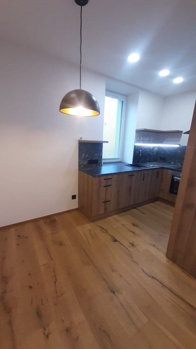 Prenájom bytu 3-izbový 78 m², Sulická, Praha, Praha Prenájom bytu 3-izbový 78 m², Sulická, Praha, Praha