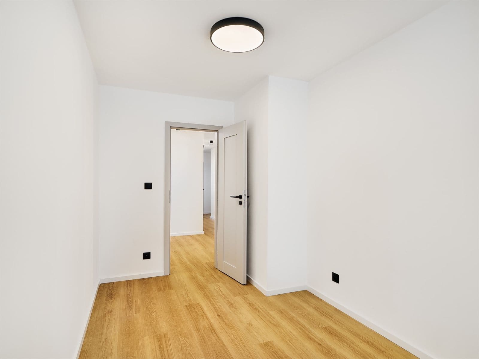Predaj bytu 4-izbový 78 m², Nevanova, Praha, Praha Predaj bytu 4-izbový 78 m², Nevanova, Praha, Praha