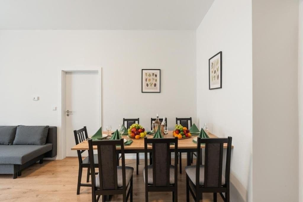 Prenájom bytu 3-izbový 138 m², Košická, Praha, Praha Prenájom bytu 3-izbový 138 m², Košická, Praha, Praha