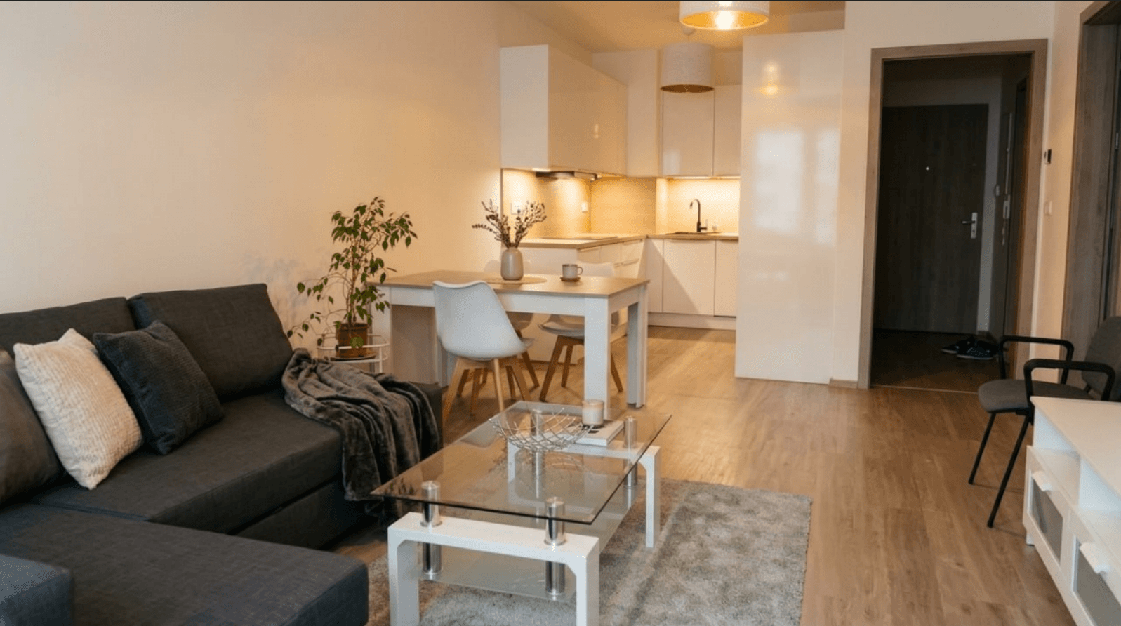 Prenájom bytu 2-izbový 65 m², K Metru, Praha, Praha Prenájom bytu 2-izbový 65 m², K Metru, Praha, Praha