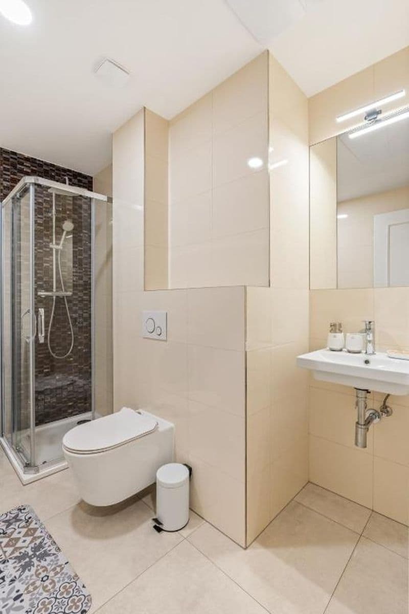 Prenájom bytu 3-izbový 94 m², Žitná, Praha, Praha Prenájom bytu 3-izbový 94 m², Žitná, Praha, Praha
