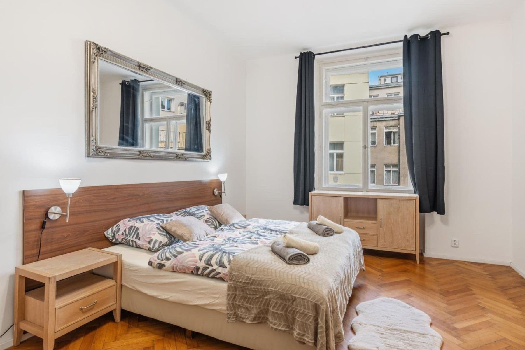 Prenájom bytu 4-izbový 142 m², Krakovská, Praha, Praha Prenájom bytu 4-izbový 142 m², Krakovská, Praha, Praha