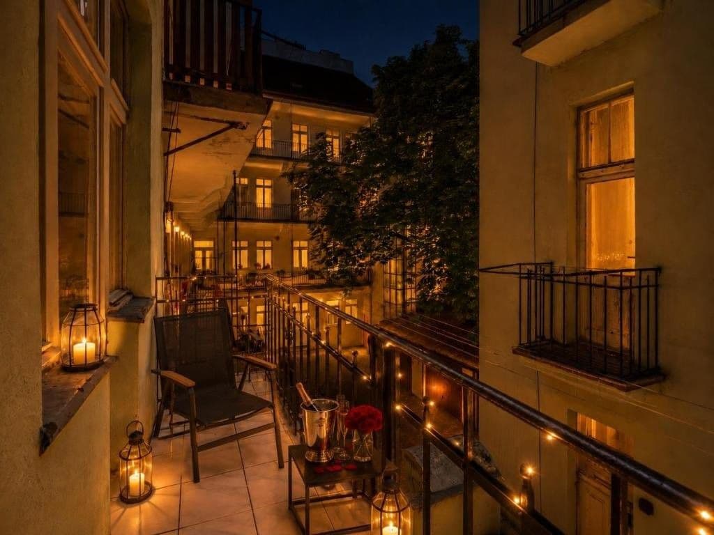 Prenájom bytu 3-izbový 143 m², Krakovská, Praha, Praha Prenájom bytu 3-izbový 143 m², Krakovská, Praha, Praha
