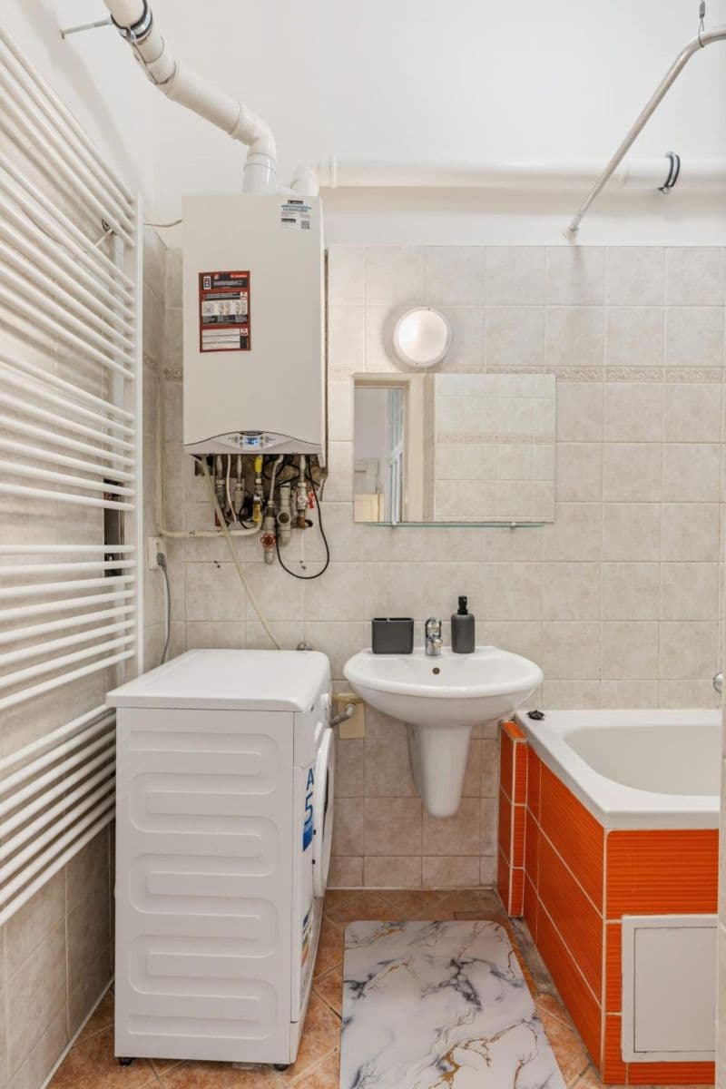 Prenájom bytu 3-izbový 151 m², Tyršova, Praha, Praha Prenájom bytu 3-izbový 151 m², Tyršova, Praha, Praha
