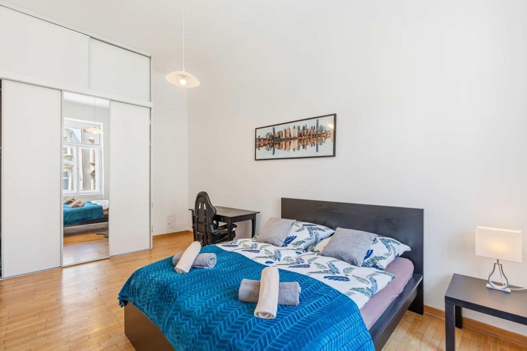 Prenájom bytu 3-izbový 151 m², Tyršova, Praha, Praha Prenájom bytu 3-izbový 151 m², Tyršova, Praha, Praha
