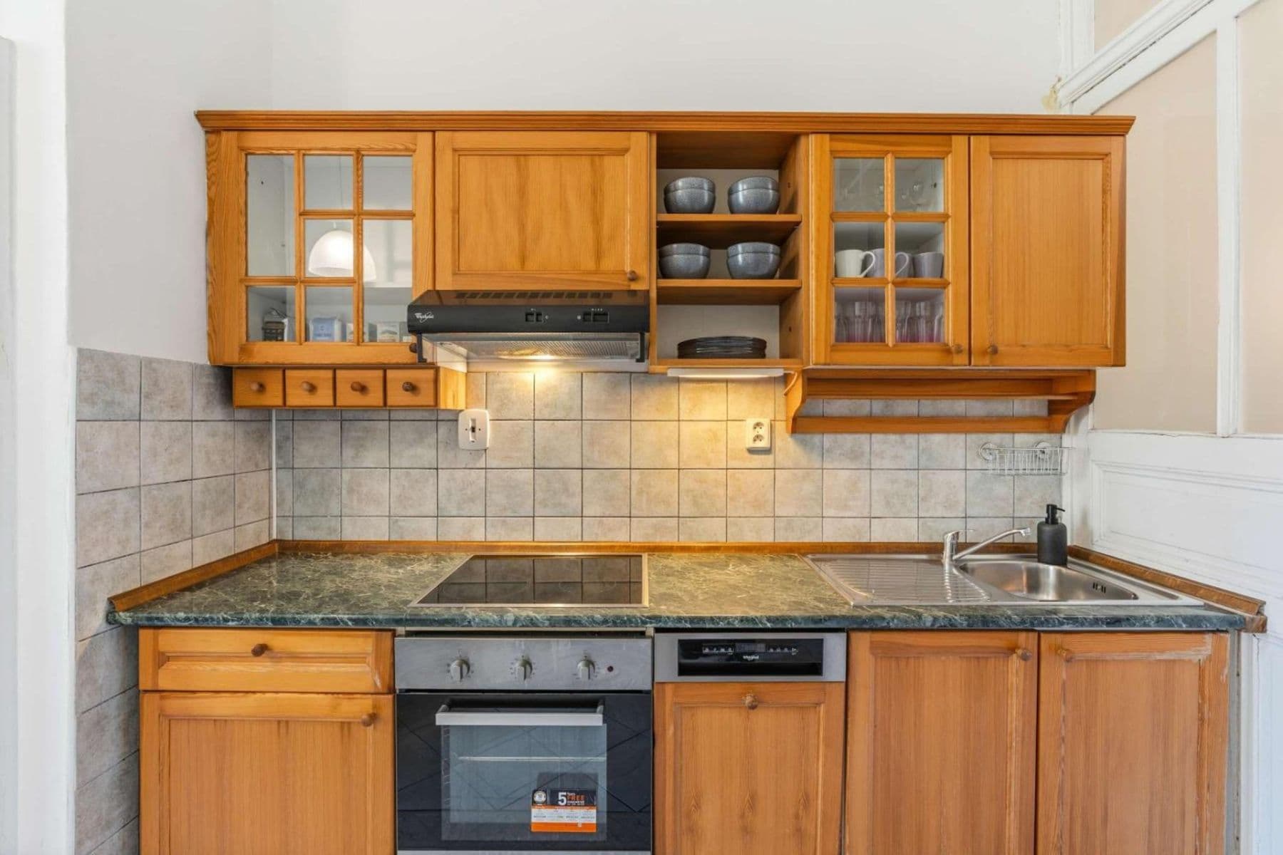 Prenájom bytu 3-izbový 151 m², Tyršova, Praha, Praha Prenájom bytu 3-izbový 151 m², Tyršova, Praha, Praha