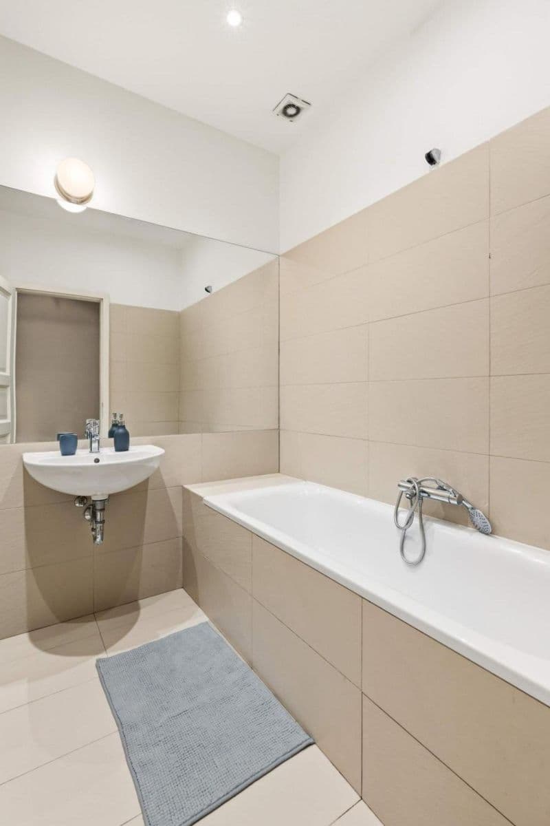 Prenájom bytu 3-izbový 142 m², Matoušova, Praha, Praha Prenájom bytu 3-izbový 142 m², Matoušova, Praha, Praha