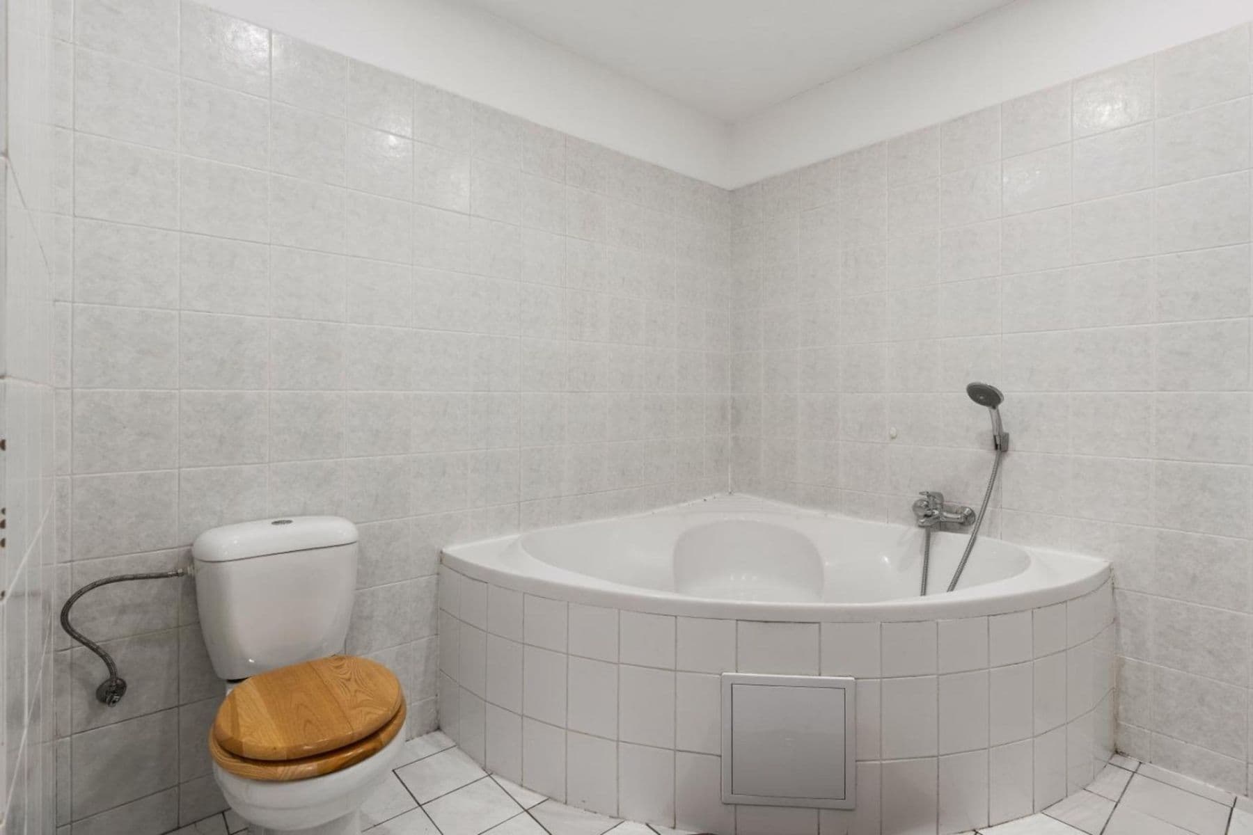 Prenájom bytu 3-izbový 129 m², Matoušova, Praha, Praha Prenájom bytu 3-izbový 129 m², Matoušova, Praha, Praha