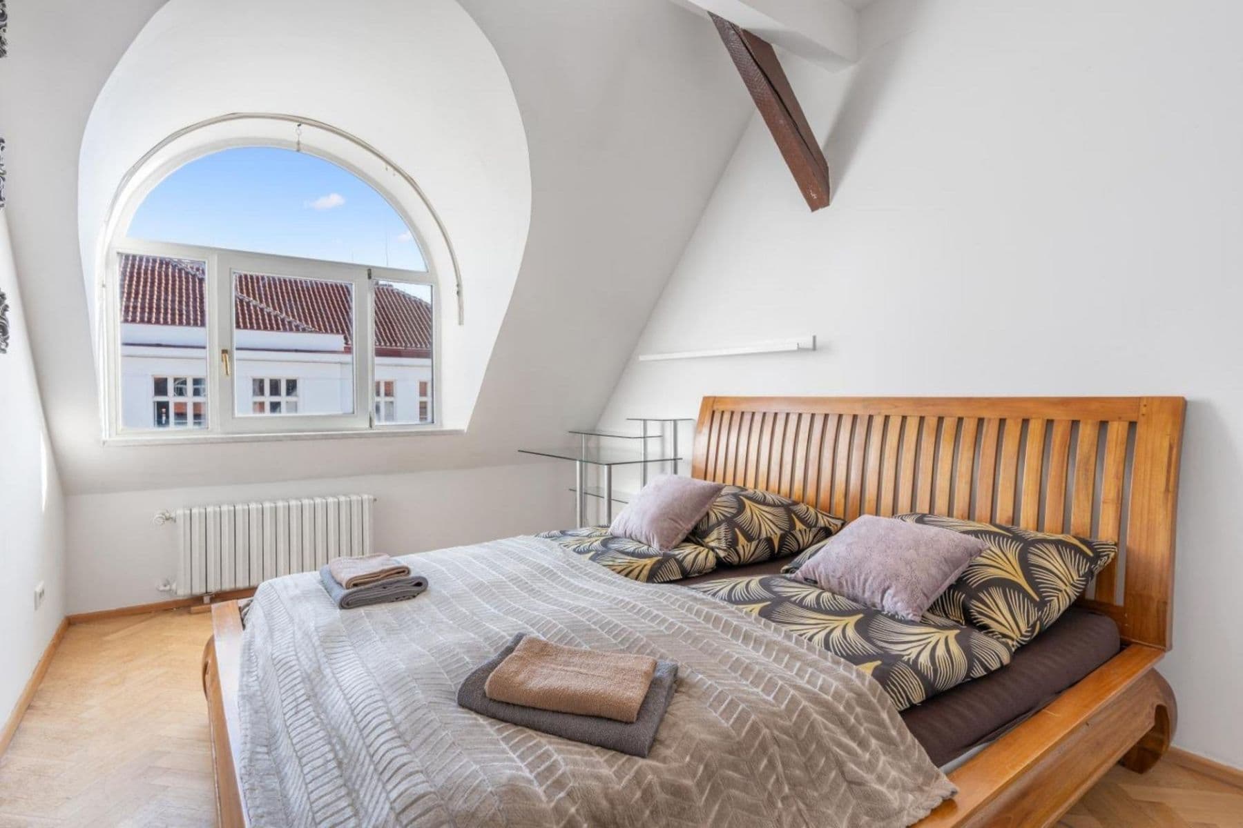 Prenájom bytu 3-izbový 129 m², Matoušova, Praha, Praha Prenájom bytu 3-izbový 129 m², Matoušova, Praha, Praha