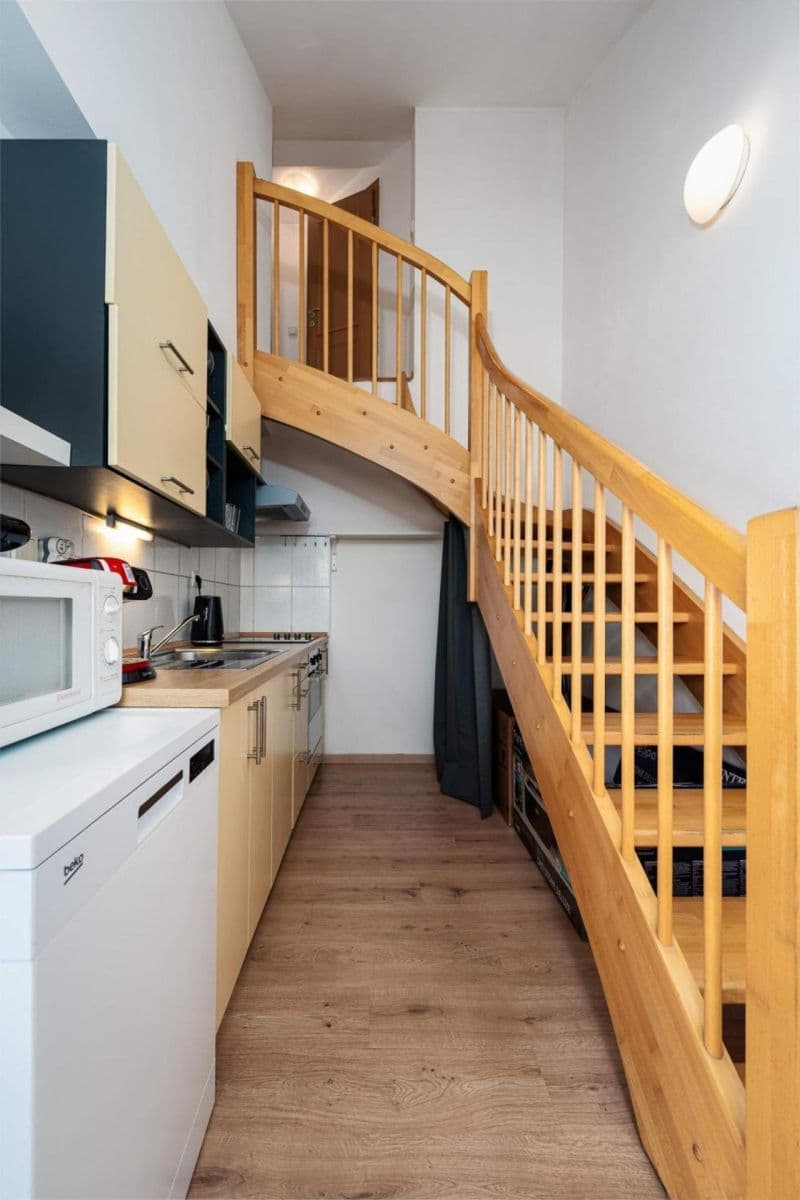 Prenájom bytu 3-izbový 134 m², Wenzigova, Praha, Praha Prenájom bytu 3-izbový 134 m², Wenzigova, Praha, Praha