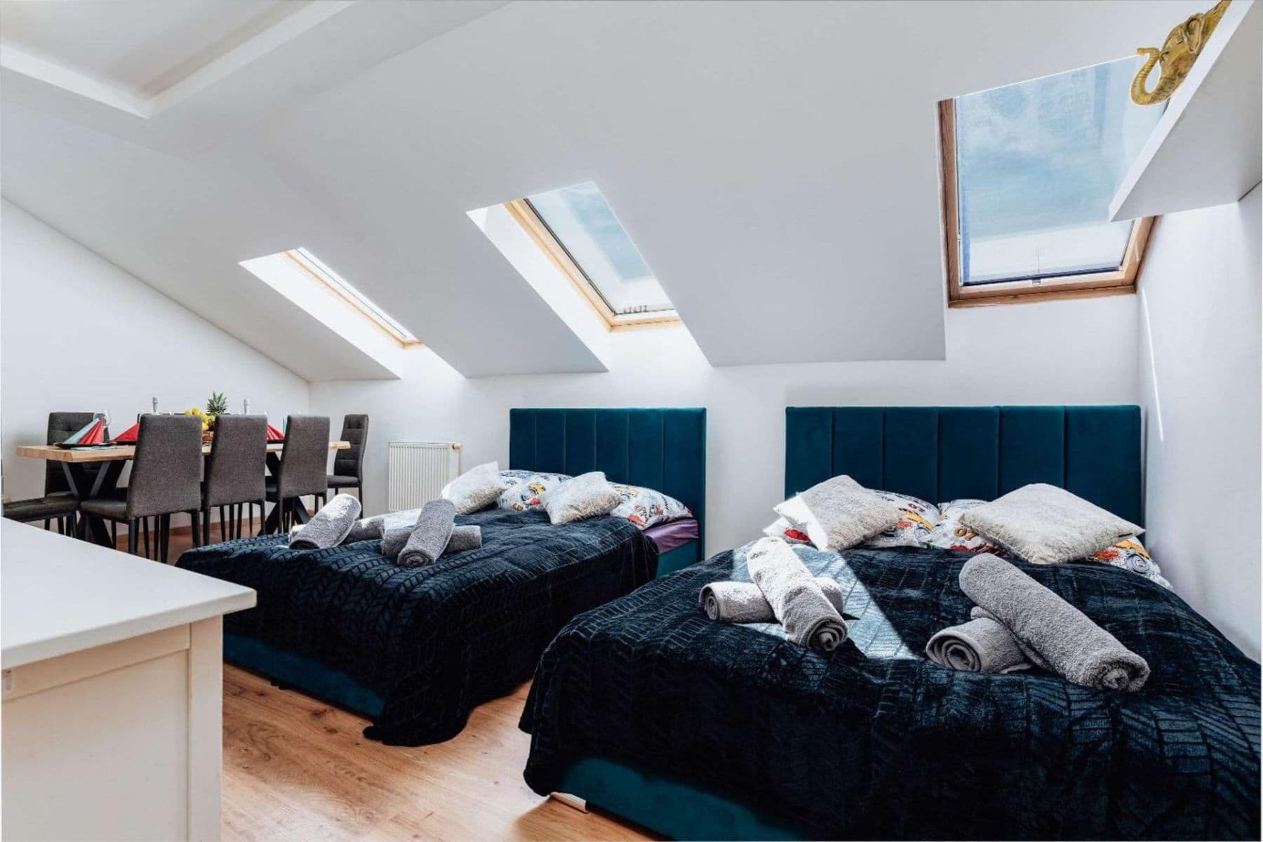 Prenájom bytu 3-izbový 134 m², Wenzigova, Praha, Praha Prenájom bytu 3-izbový 134 m², Wenzigova, Praha, Praha