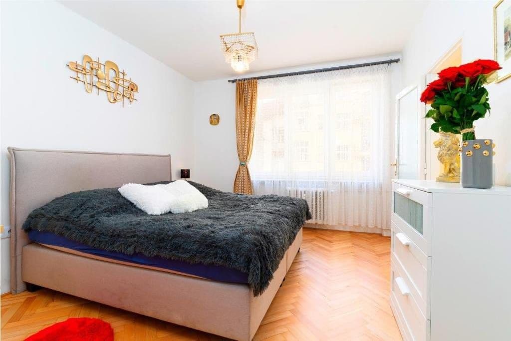 Prenájom bytu 3-izbový 98 m², Vinohradská, Praha, Praha Prenájom bytu 3-izbový 98 m², Vinohradská, Praha, Praha