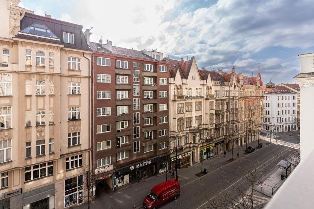 Prenájom bytu 3-izbový 98 m², Vinohradská, Praha, Praha Prenájom bytu 3-izbový 98 m², Vinohradská, Praha, Praha