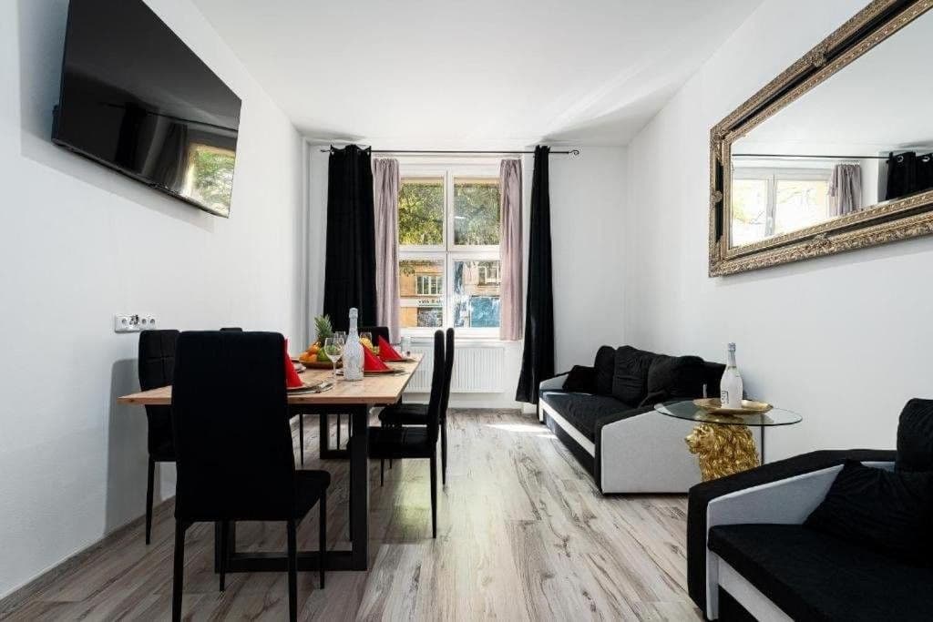 Prenájom bytu 4-izbový 152 m², Vinohradská, Praha, Praha Prenájom bytu 4-izbový 152 m², Vinohradská, Praha, Praha