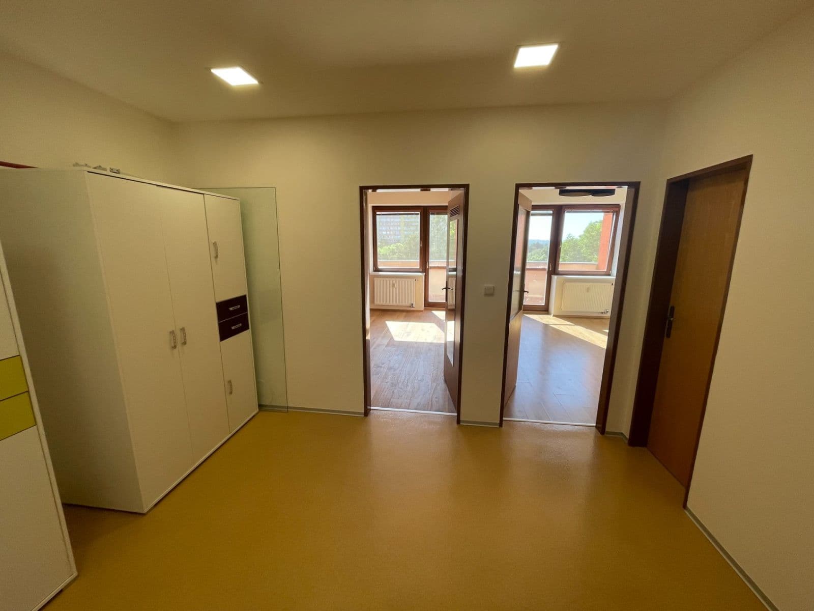 Prenájom bytu 2-izbový 54 m², Ústavní, Praha, Praha Prenájom bytu 2-izbový 54 m², Ústavní, Praha, Praha