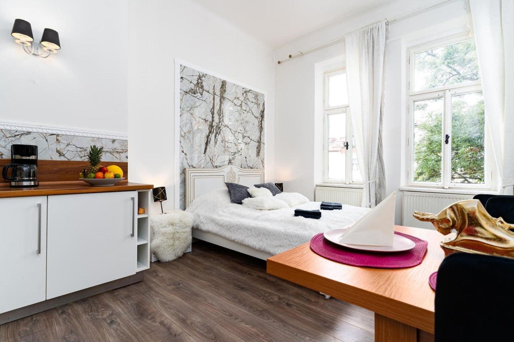 Prenájom bytu 4-izbový 138 m², Ječná, Praha, Praha Prenájom bytu 4-izbový 138 m², Ječná, Praha, Praha