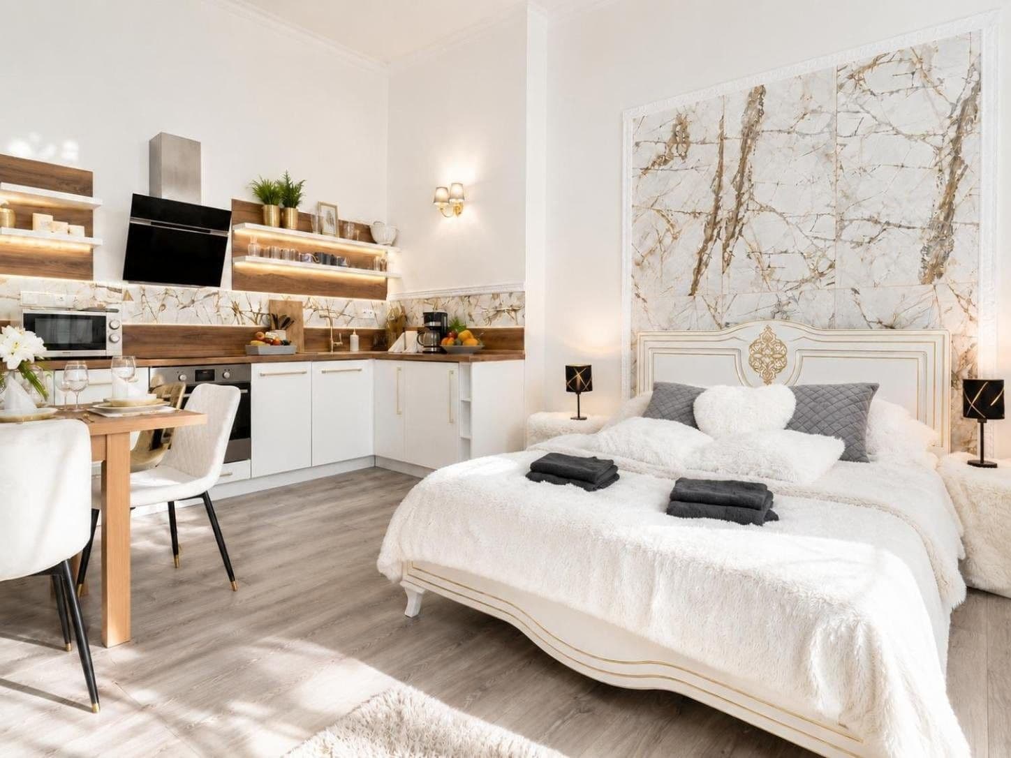 Prenájom bytu 4-izbový 138 m², Ječná, Praha, Praha Prenájom bytu 4-izbový 138 m², Ječná, Praha, Praha