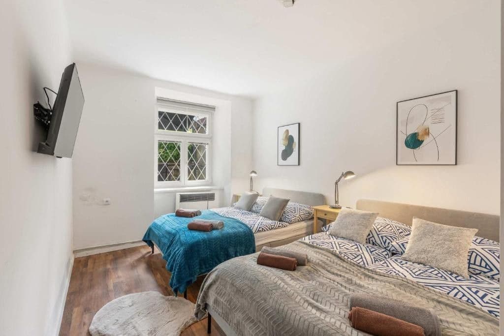 Prenájom bytu 2-izbový 84 m², Moravská, Praha, Praha Prenájom bytu 2-izbový 84 m², Moravská, Praha, Praha