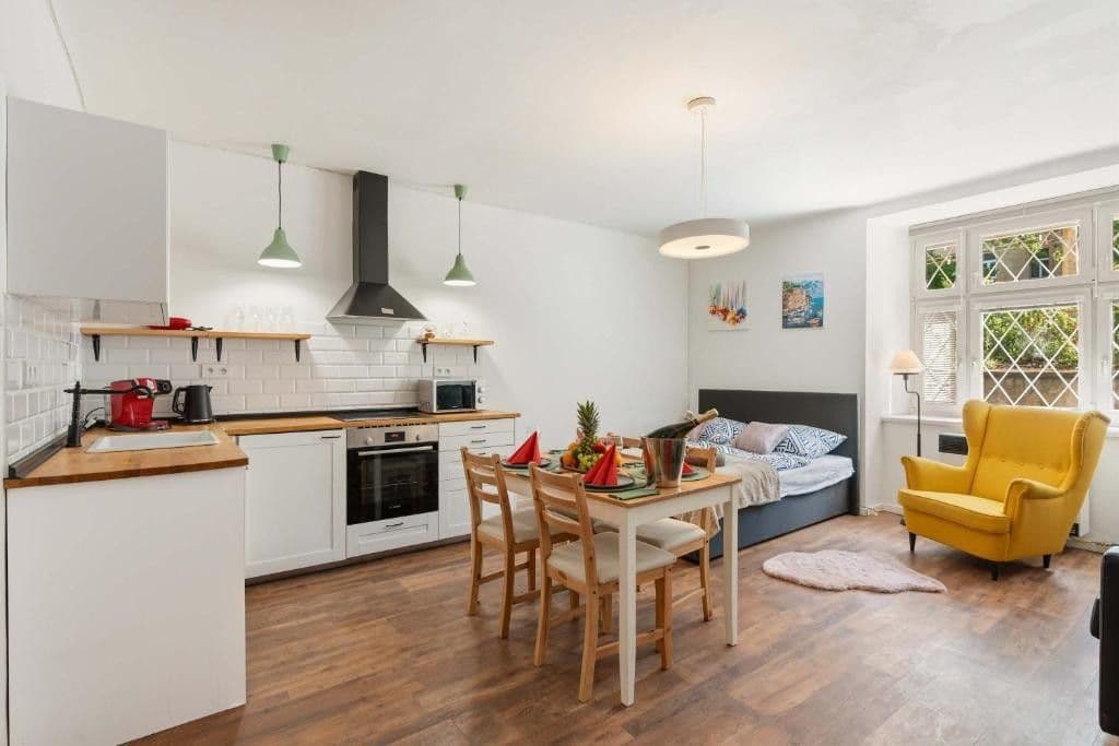 Prenájom bytu 2-izbový 84 m², Moravská, Praha, Praha Prenájom bytu 2-izbový 84 m², Moravská, Praha, Praha