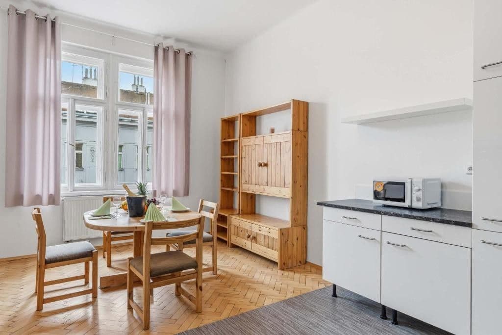 Prenájom bytu 2-izbový 84 m², Milady Horákové, Praha, Praha Prenájom bytu 2-izbový 84 m², Milady Horákové, Praha, Praha