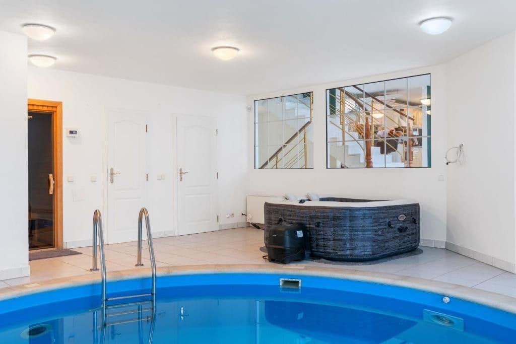 Prenájom domu 750 m², pozemok 700 m², Karla Tomáše, Praha, Praha Prenájom domu 750 m², pozemok 700 m², Karla Tomáše, Praha, Praha