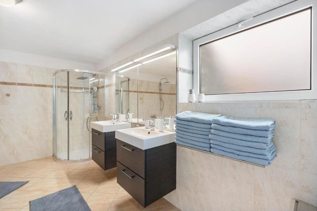 Prenájom domu 750 m², pozemok 700 m², Karla Tomáše, Praha, Praha Prenájom domu 750 m², pozemok 700 m², Karla Tomáše, Praha, Praha