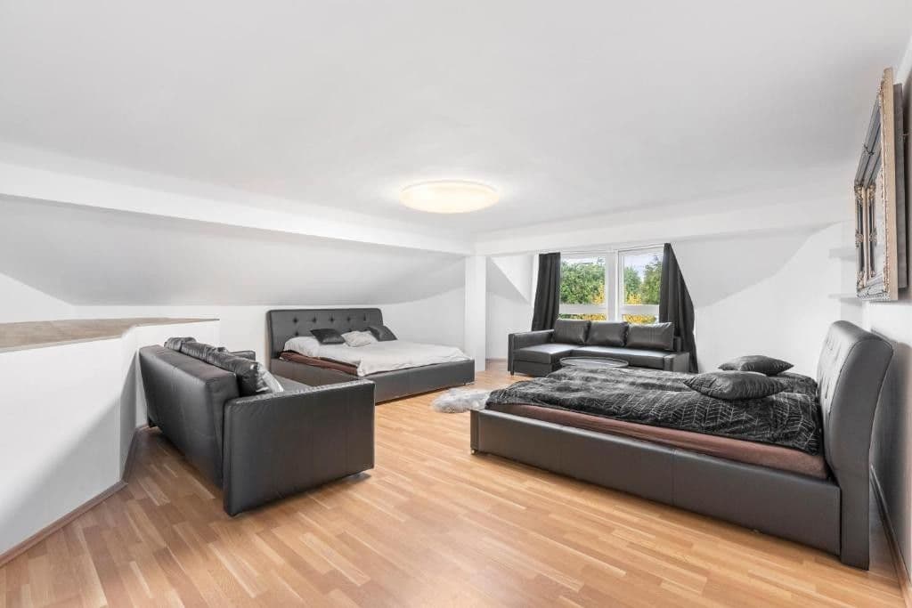 Prenájom domu 750 m², pozemok 700 m², Karla Tomáše, Praha, Praha Prenájom domu 750 m², pozemok 700 m², Karla Tomáše, Praha, Praha