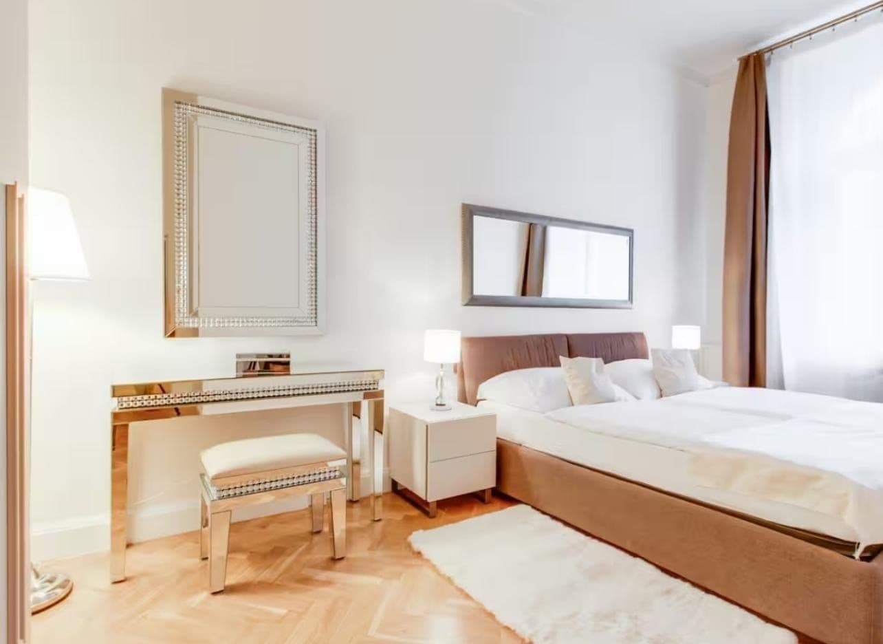 Prenájom bytu 4-izbový 110 m², Štěpánská, Praha, Praha Prenájom bytu 4-izbový 110 m², Štěpánská, Praha, Praha